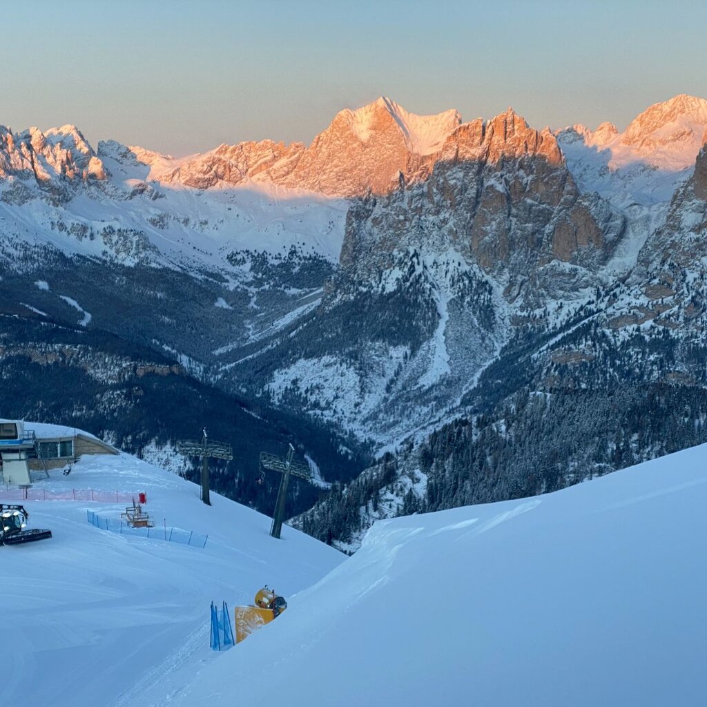 Le cime del gruppo del Catinaccio illuminate viste dal Buffaure | © Archivio immagini ApT Val di Fassa - Courtedy Impianti Buffaure S.P.A.
