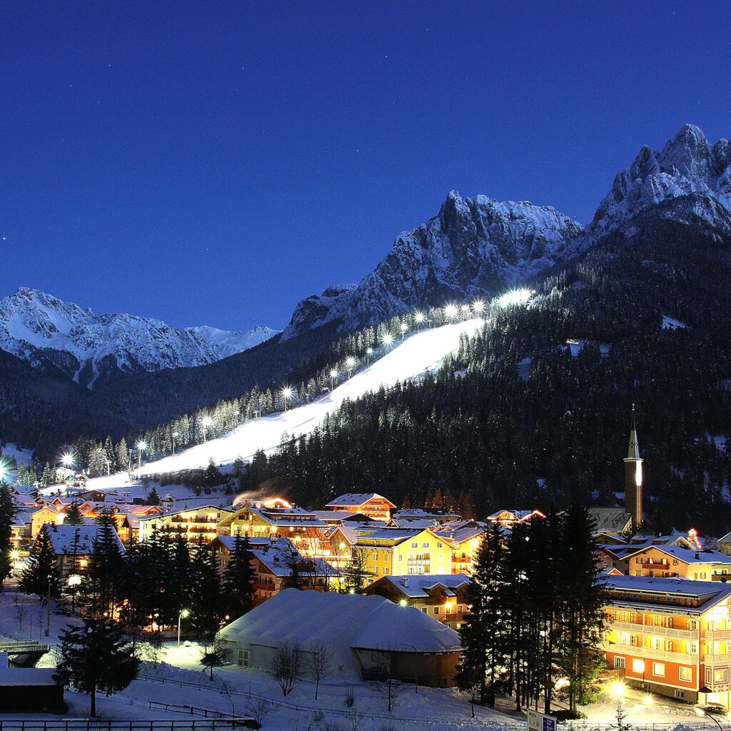Visuale notturna della pista Aloch a Pozza di Fassa | © Robert Bernard - Archivio Immagini ApT Val di Fassa